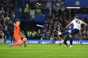 “สิงห์” แรงครึ่งหลัง เปิดบ้านขย้ำไก่ 2-0 ยื้อลุ้นแชมป์