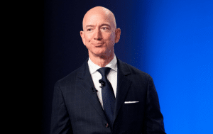 เปิดเคล็ดลับ “คำถามโชค” ของ Jeff Bezos ที่เปลี่ยนชีวิตคนทำงาน พิสูจน์แล้วว่าโชคไม่ใช่เรื่องบังเอิญ
