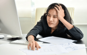 6 กลยุทธ์ฟื้นตัวจากความผิดหวังในที่ทำงาน : วิธีเปลี่ยนพลังงานลบให้กลายเป็นแรงผลักดันสู่ความสำเร็จ