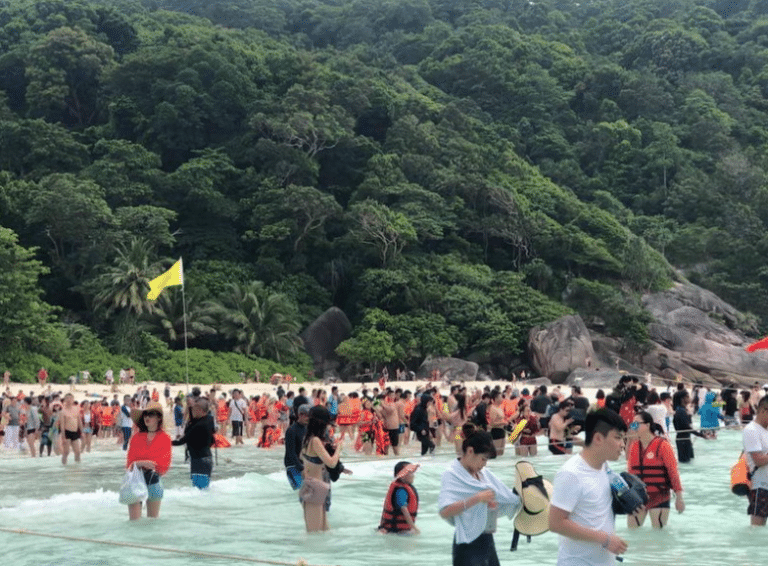 ประเทศไทยกำลังเผชิญปัญหา “Overtourism” จริงหรือ? ข้อมูลล่าสุดเผยความจริงที่หลายคนยังไม่รู้