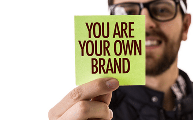 Personal Brand ที่แท้จริง ไม่ได้อยู่ที่จำนวนผู้ติดตาม แต่อยู่ที่ “ความไว้วางใจ” เปิดเคล็ดลับ “Trust Matrix” 3 เสาหลักจาก Dan Koe นักเขียนคนดัง