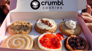 จากร้านคุกกี้เล็กๆ สู่อาณาจักรพันล้าน: กลยุทธ์ลับของ Crumbl Cookies ที่ปฏิวัติวงการขนม